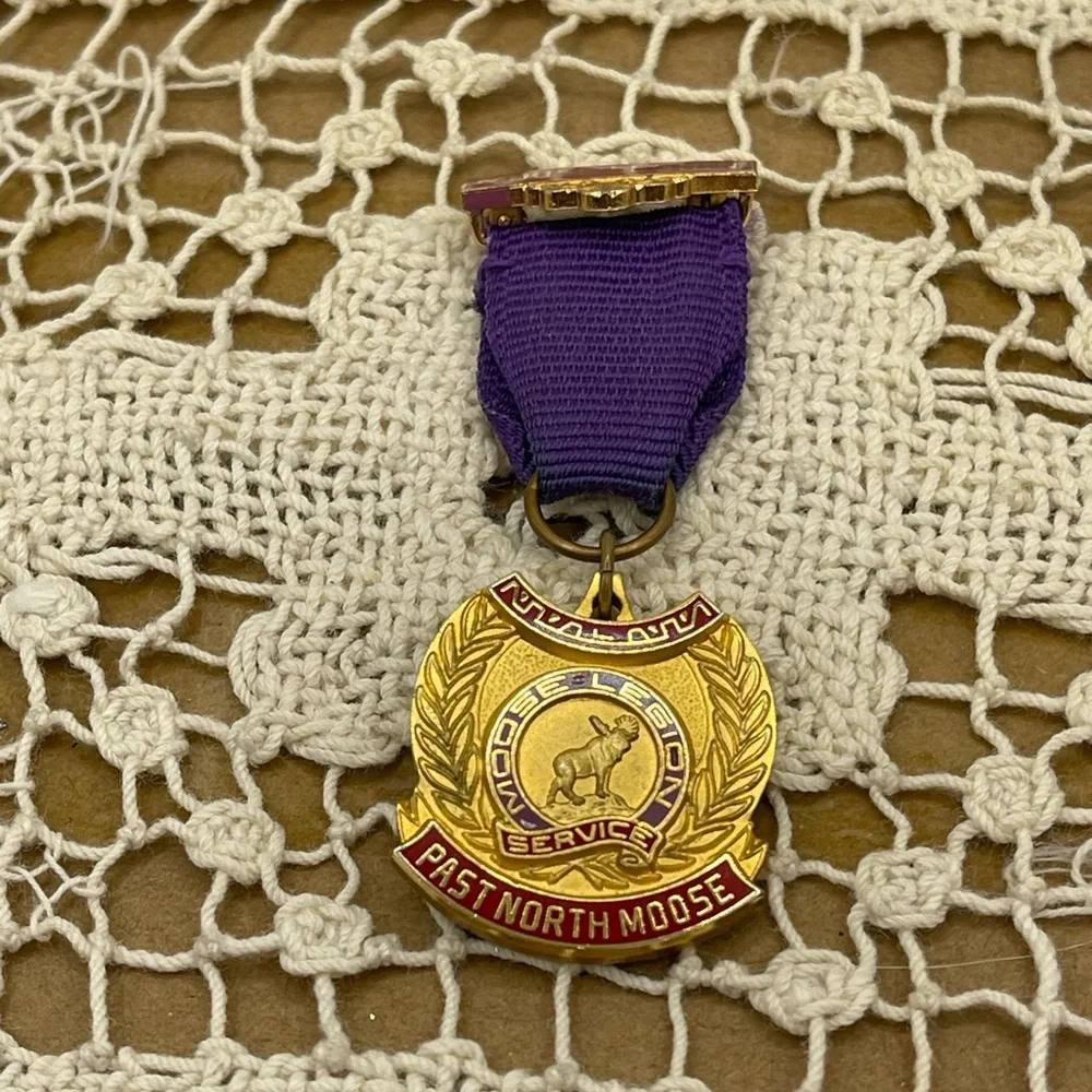 Gold and Purple‎ Moose Service Medal